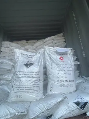 XÚT VẢY TRUNG QUỐC NaOH 98% ( CAUSTIC SODA FLAKES)
